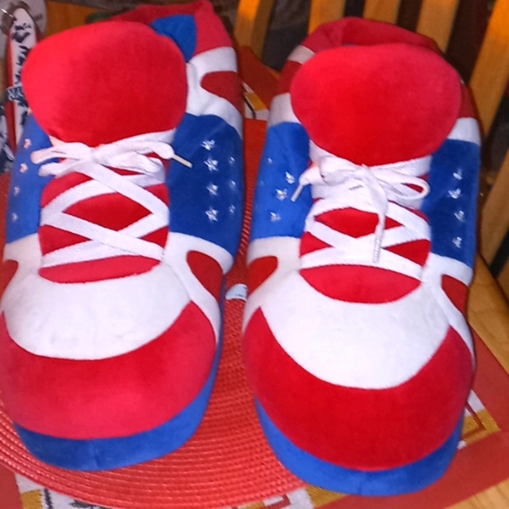 Brand NEW Vintage 90's Red, White & Blue Funky & Unique Cozy Happy Feet Slippers